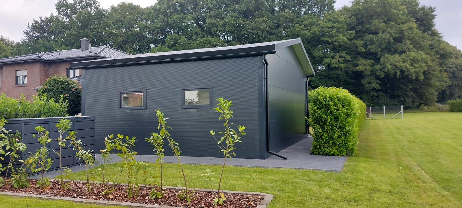 Isolierte Blechhalle aus Sandwichpaneelen 7,26 m x 6,26 m – Bild 4