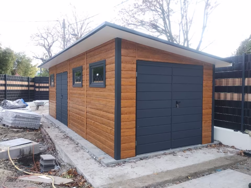 Isolierte Garage 8 x 3 m Polyurethan