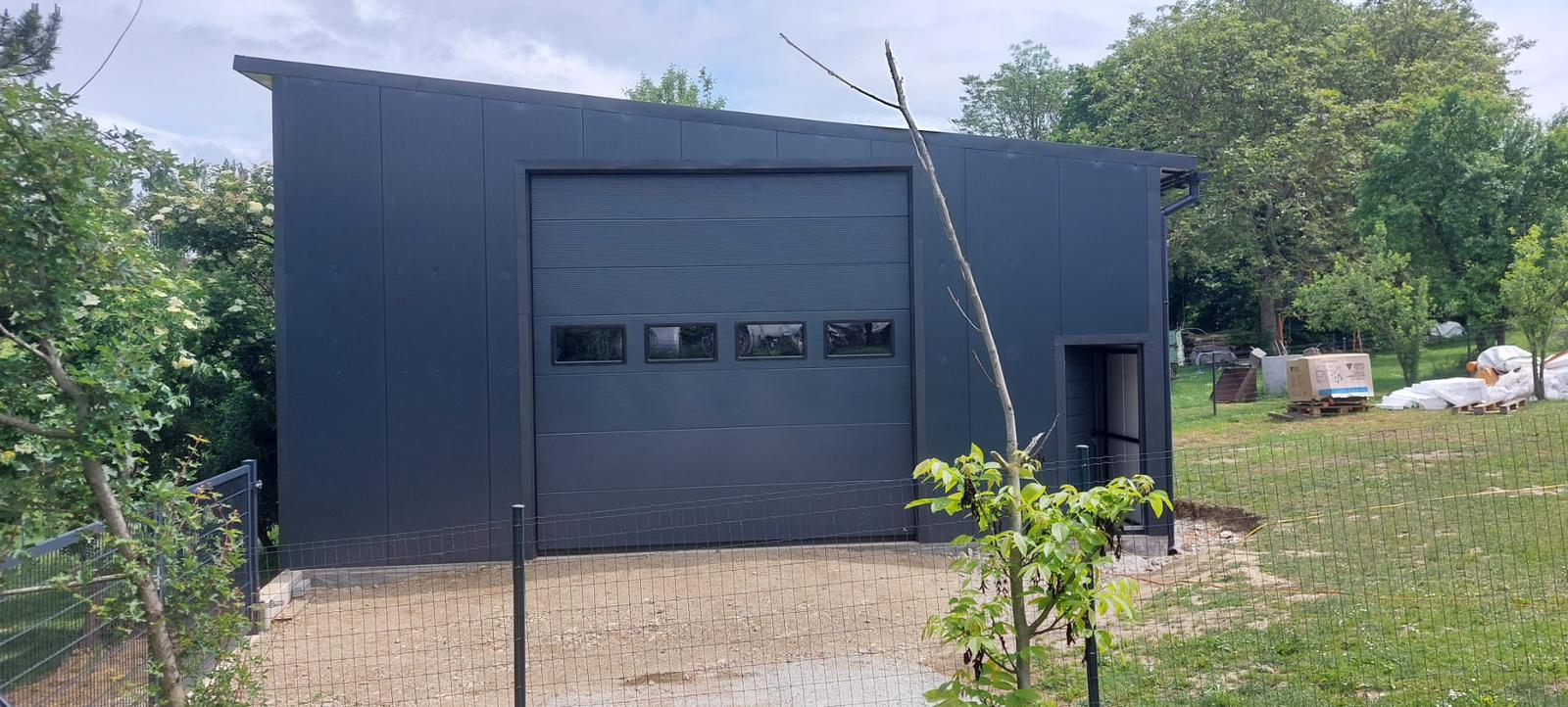 Isolierte Blechhalle aus Polyurethan-Sandwichpaneelen (60 mm) – Bild 4