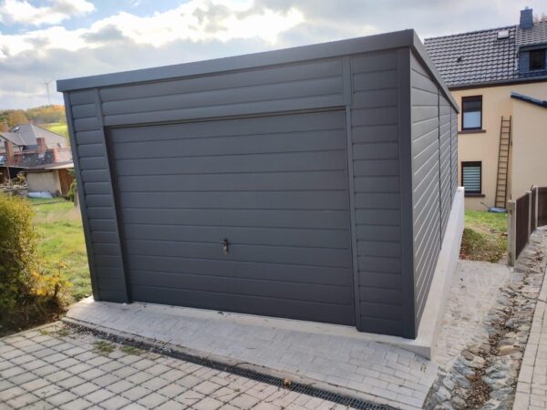 Isolierte Garage 4 m x 9 m
