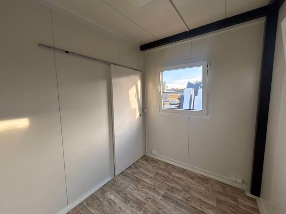 Wohncontainer / Tiny House 10,00 × 3,00 m – modern, vollisoliert, mit Küche und WC – Bild 6