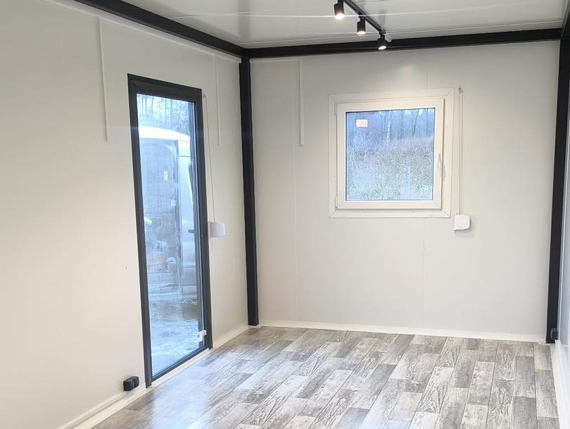 Tiny House / Wohnpavillon 8,00 × 3,00 m mit WC und Küchenzeile – Bild 11