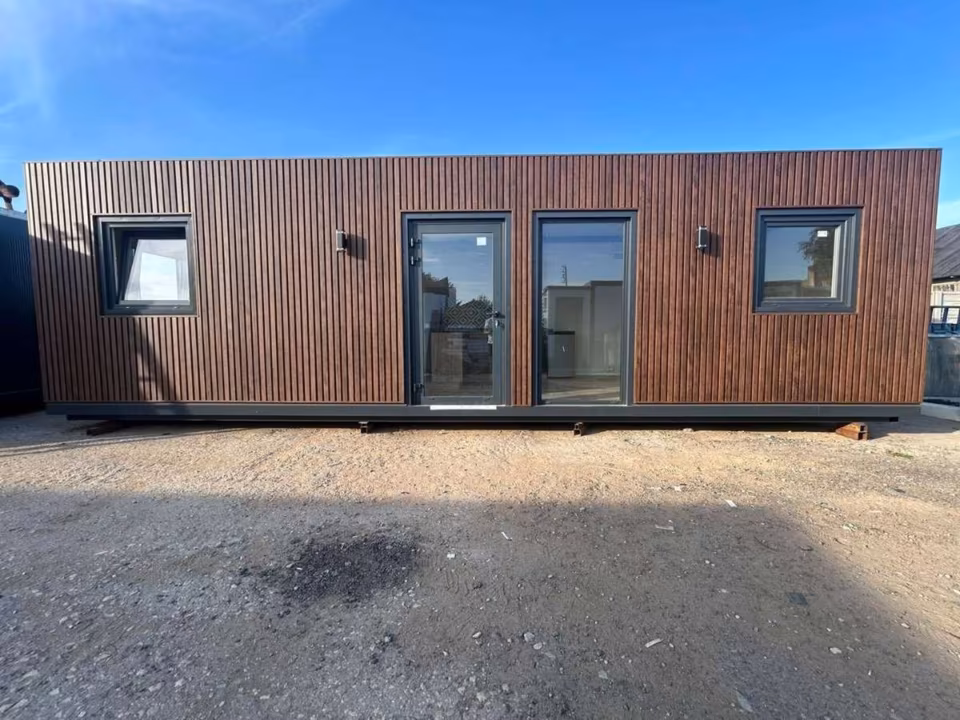 Wohncontainer / Tiny House 10,00 × 3,00 m – modern, vollisoliert, mit Küche und WC – Bild 2
