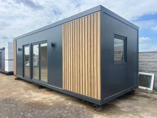 Bürocontainer, Wohncontainer 8x3m, inkl. Lieferung - Isoliert